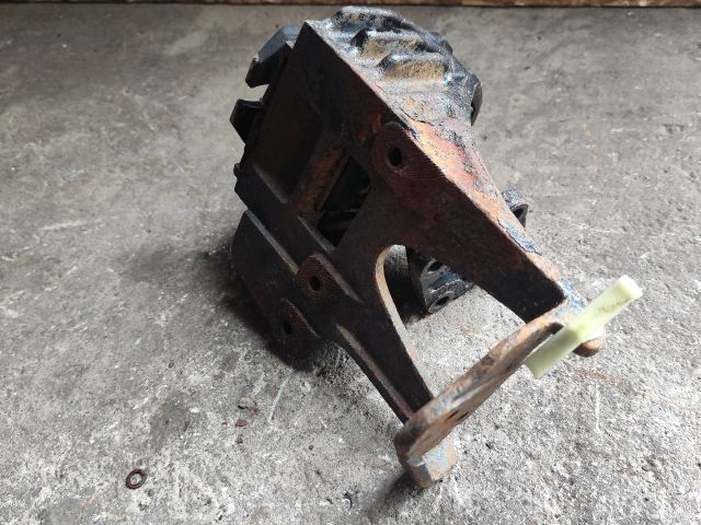 bontott FORD TRANSIT Váltó Tartó Bak (Pozíciófüggetlen)