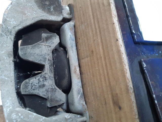 bontott FORD TRANSIT Váltó Tartó Bak (Pozíciófüggetlen)