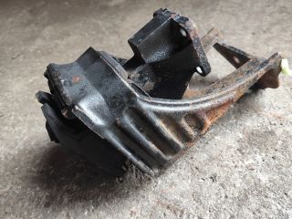 bontott FORD TRANSIT Váltó Tartó Bak (Pozíciófüggetlen)