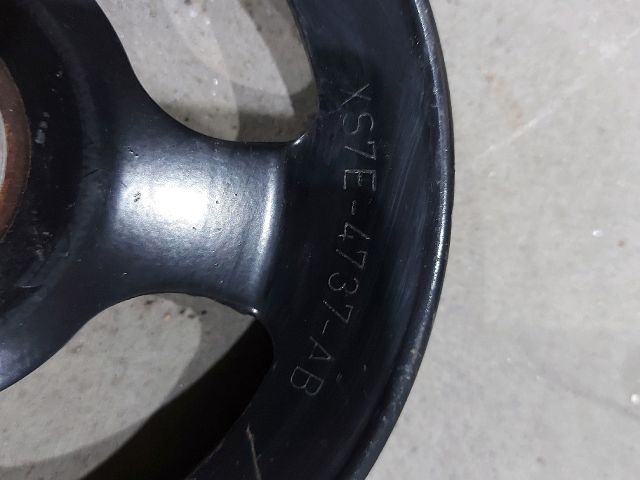 bontott FORD TRANSIT Vízpumpa Szíjtárcsa