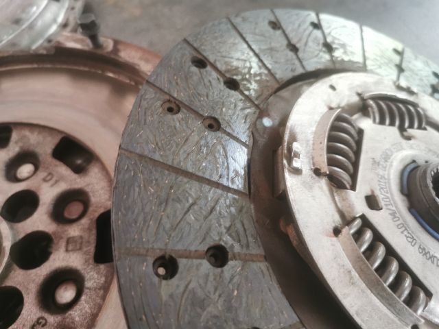 bontott FORD TRANSIT Kuplung Szett Lendkerékkel