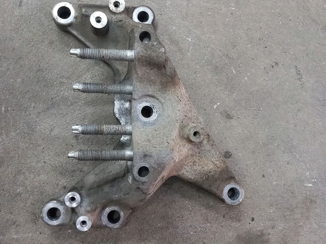 bontott FORD TRANSIT Motor Tartó Bak (Fém)