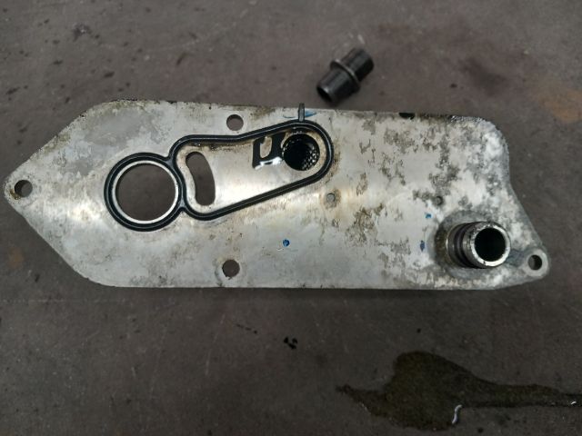 bontott FORD TRANSIT Olajhűtő