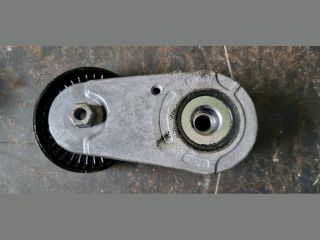 bontott FORD TRANSIT Szíjfeszítő Görgő