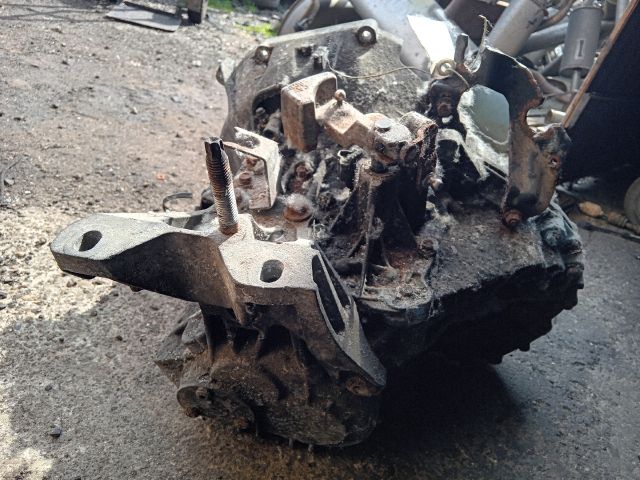 bontott FORD TRANSIT Váltó (Mechanikus)