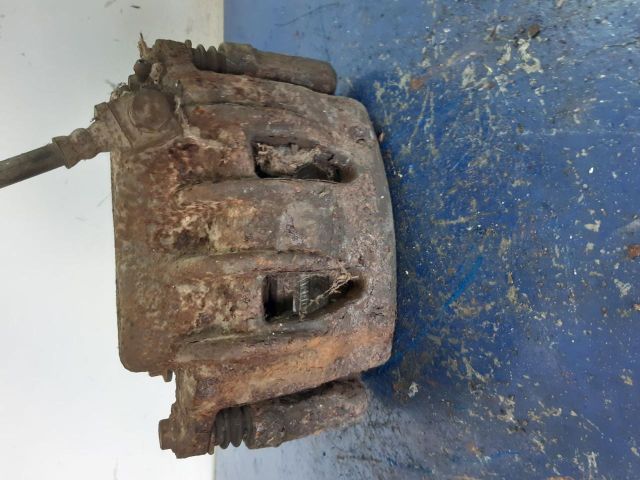 bontott FORD TRANSIT Bal első Féknyereg Munkahengerrel