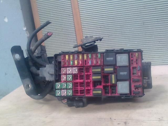 bontott FORD TRANSIT Biztosítéktábla Motortér