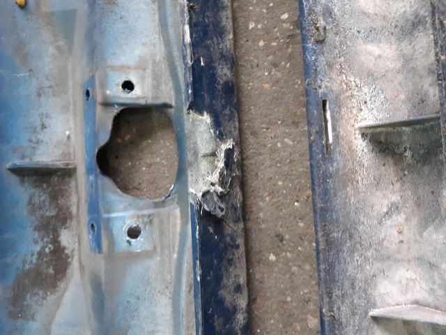 bontott FORD TRANSIT Homlokfal (Üres lemez)