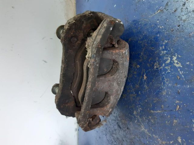 bontott FORD TRANSIT Jobb első Féknyereg Munkahengerrel