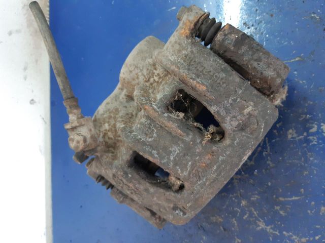 bontott FORD TRANSIT Jobb első Féknyereg Munkahengerrel