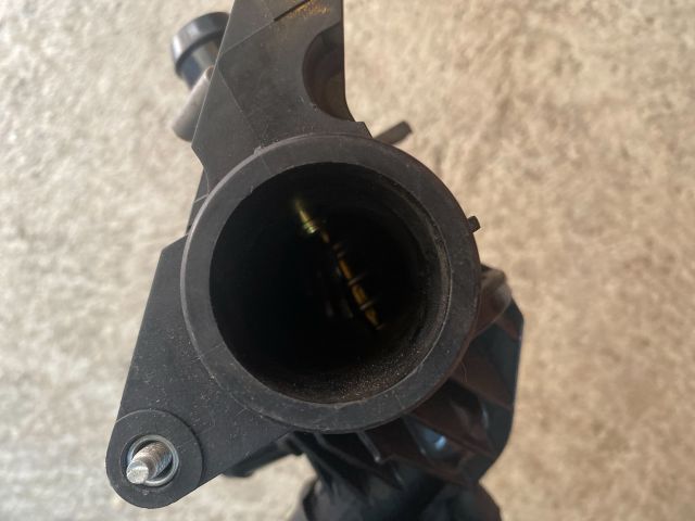 bontott FORD TRANSIT Termosztátház