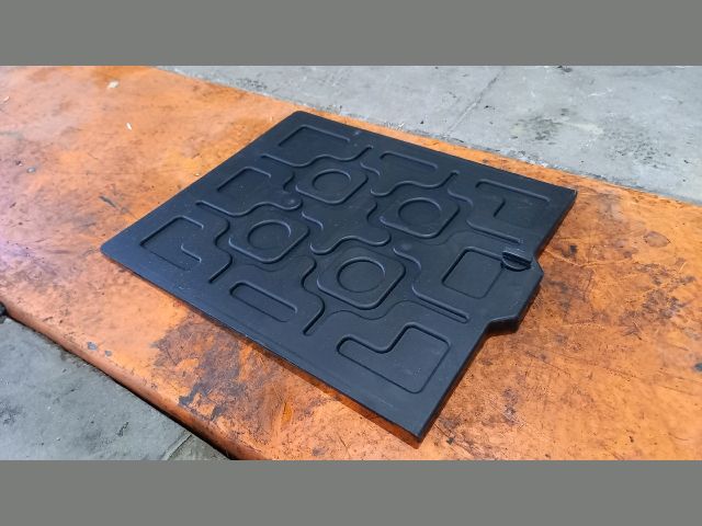 bontott FORD TRANSIT Akkumulátor Fedél