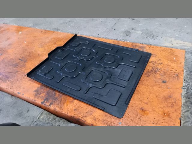 bontott FORD TRANSIT Akkumulátor Fedél