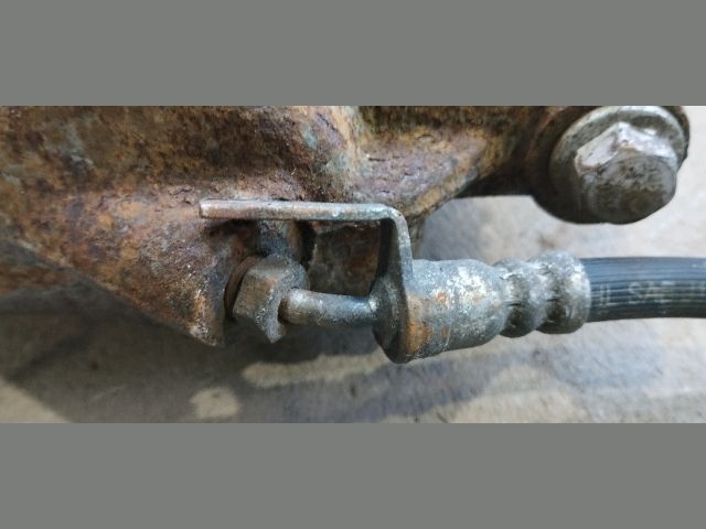 bontott FORD TRANSIT Bal első Féknyereg Munkahengerrel