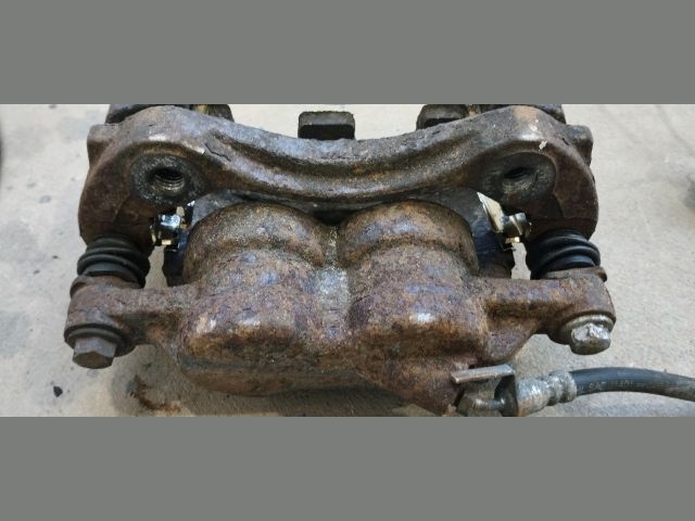 bontott FORD TRANSIT Bal első Féknyereg Munkahengerrel