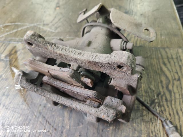 bontott FORD TRANSIT Bal hátsó Féknyereg Munkahengerrel