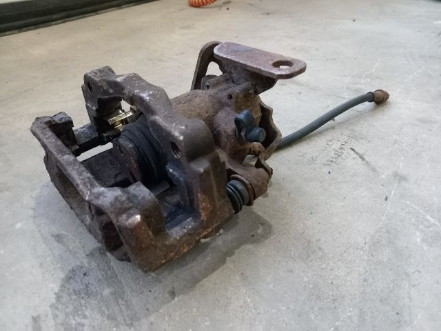 bontott FORD TRANSIT Bal hátsó Féknyereg Munkahengerrel