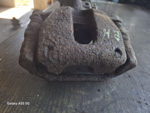 bontott FORD TRANSIT Bal hátsó Féknyereg Munkahengerrel