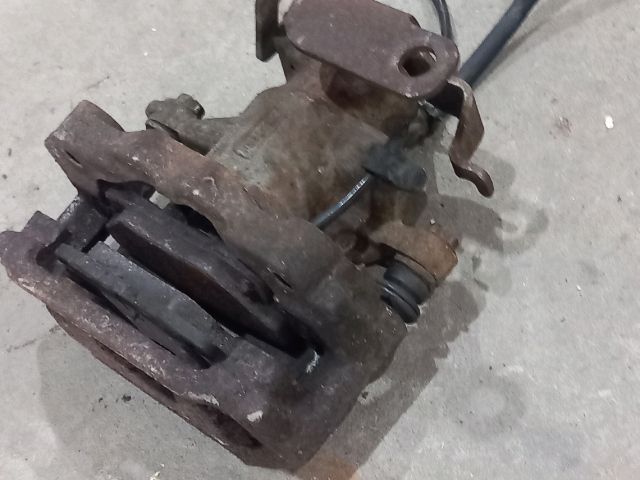 bontott FORD TRANSIT Bal hátsó Féknyereg Munkahengerrel