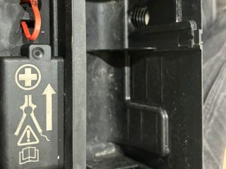 bontott FORD TRANSIT Biztosítéktábla Motortér