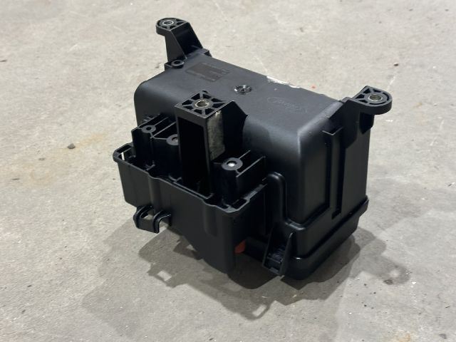 bontott FORD TRANSIT Biztosítéktábla Motortér