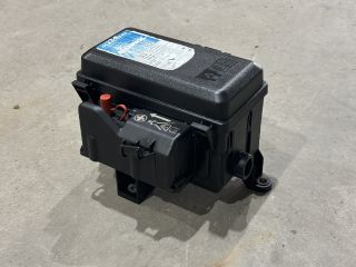 bontott FORD TRANSIT Biztosítéktábla Motortér