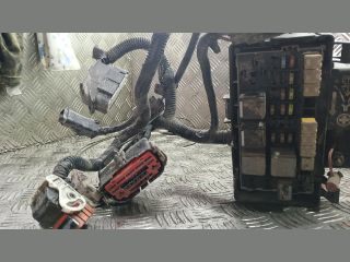 bontott FORD TRANSIT Biztosítéktábla Motortér