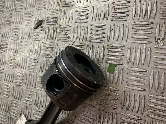 bontott FORD TRANSIT Dugattyú és Hajtókar