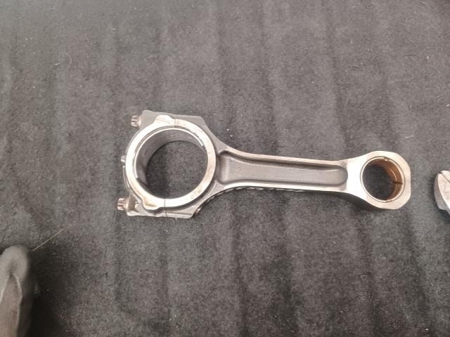 bontott FORD TRANSIT Dugattyú