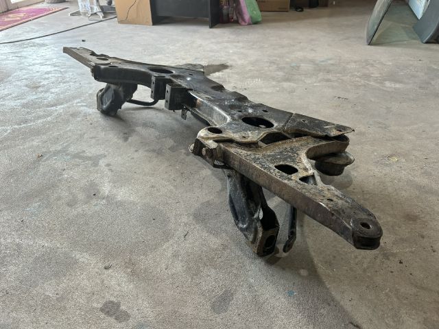 bontott FORD TRANSIT Első Bölcső