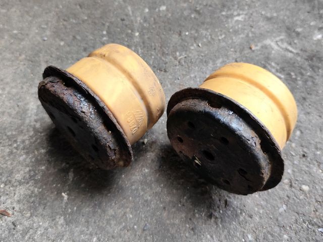 bontott FORD TRANSIT Hátsó Rugóütköző Gumibak