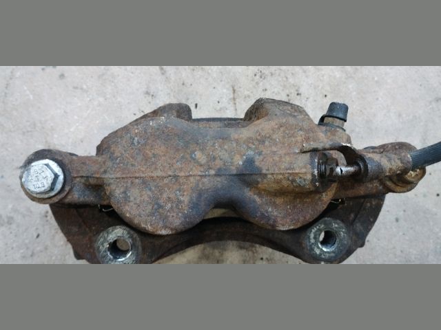 bontott FORD TRANSIT Jobb első Féknyereg Munkahengerrel