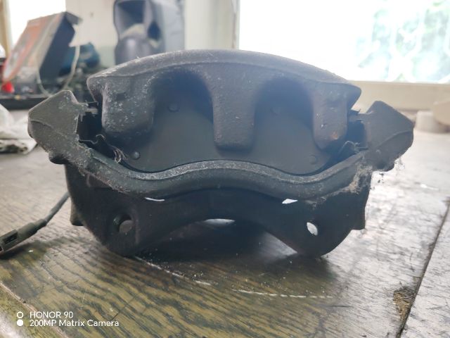 bontott FORD TRANSIT Jobb első Féknyereg Munkahengerrel