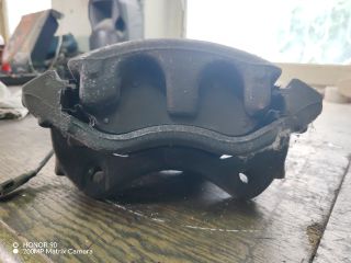 bontott FORD TRANSIT Jobb első Féknyereg Munkahengerrel