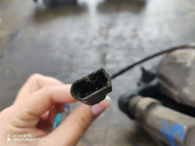 bontott FORD TRANSIT Jobb első Féknyereg Munkahengerrel