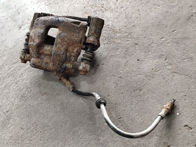 bontott FORD TRANSIT Jobb első Féknyereg Munkahengerrel