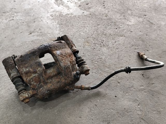 bontott FORD TRANSIT Jobb első Féknyereg Munkahengerrel