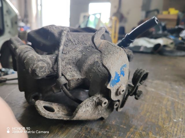 bontott FORD TRANSIT Jobb hátsó Féknyereg Munkahengerrel