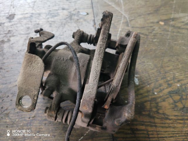 bontott FORD TRANSIT Jobb hátsó Féknyereg Munkahengerrel