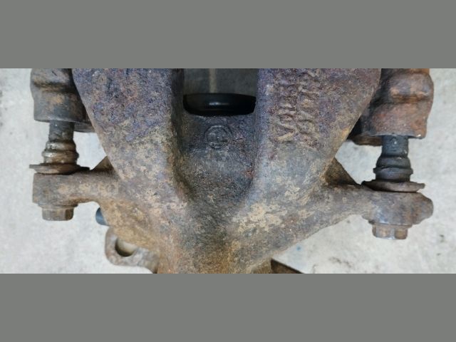 bontott FORD TRANSIT Jobb hátsó Féknyereg Munkahengerrel