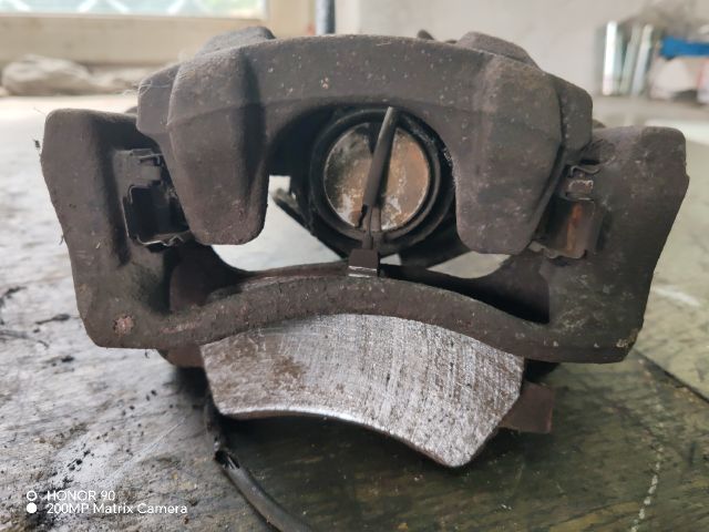 bontott FORD TRANSIT Jobb hátsó Féknyereg Munkahengerrel