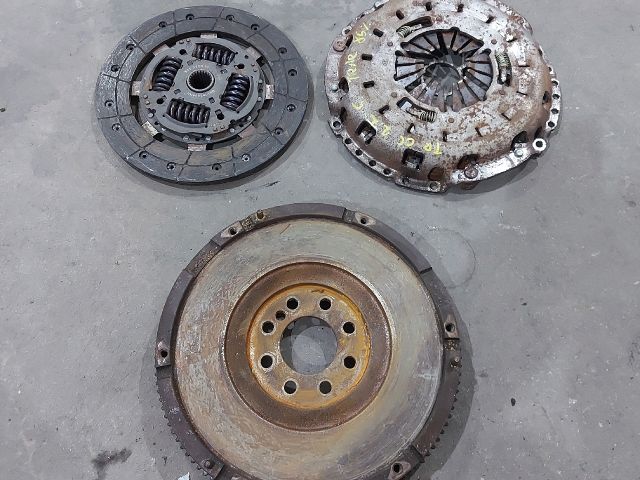 bontott FORD TRANSIT Kuplung Szett Lendkerékkel