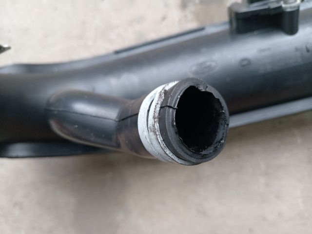 bontott FORD TRANSIT Légbeömlő Cső