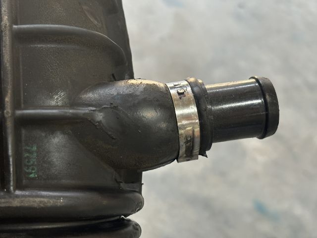 bontott FORD TRANSIT Légbeömlő Cső