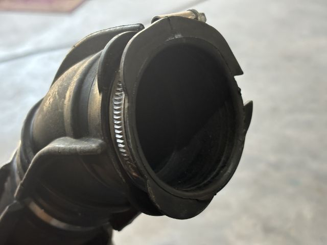 bontott FORD TRANSIT Légbeömlő Cső