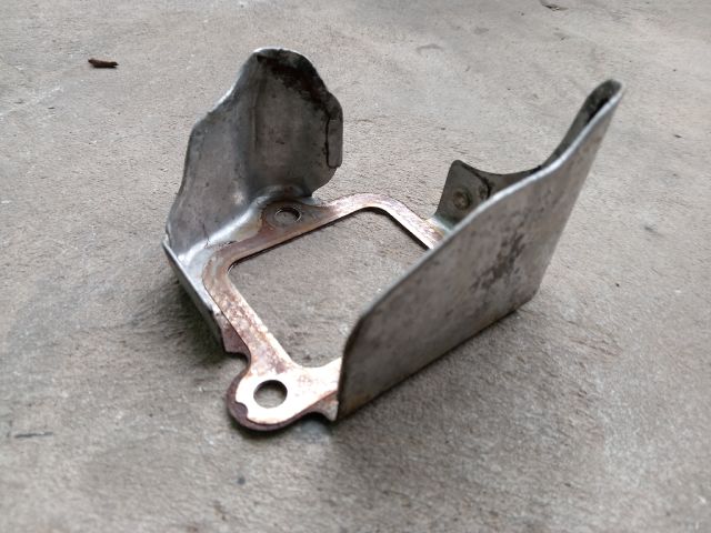 bontott FORD TRANSIT Leömlő Hővédő Lemez