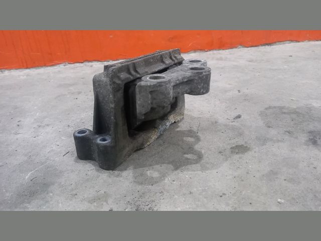 bontott FORD TRANSIT Motor Tartó Bak (Fém)