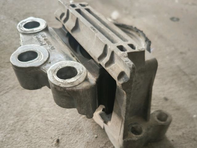 bontott FORD TRANSIT Motor Tartó Bak (Fém)