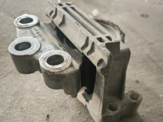 bontott FORD TRANSIT Motor Tartó Bak (Fém)