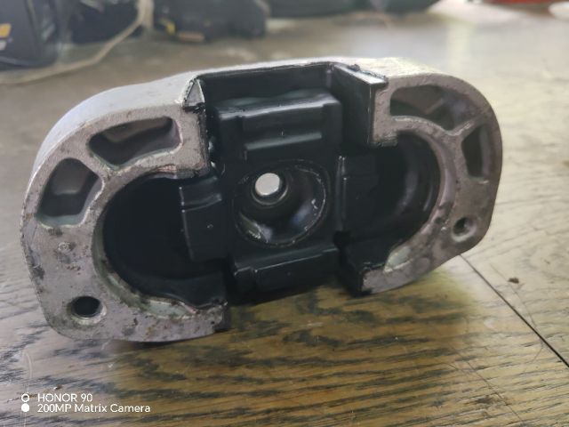 bontott FORD TRANSIT Motor Tartó Bak (Fém)